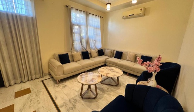 Pink City Retreat 3BHK Luxury Stay in Vaishali Nagar
