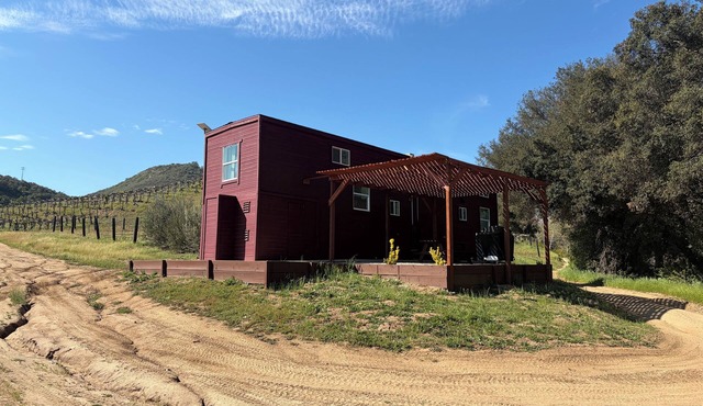 Pitaya Cabin @ Vinyard Winery, 6 Adults, 2 Kids, Wifi, AC, Fallbrook in Fallbrook