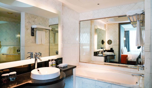 Pullman Shanghai Central-in XinTianDi & Yu Garden Area in Shanghai