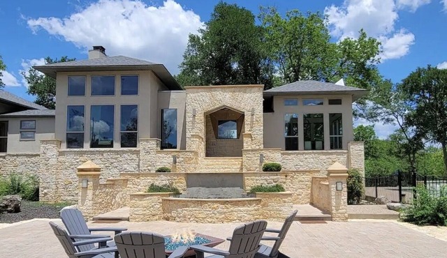 River front villa w/pool, BBQ, hiking, fireplace in Blanco