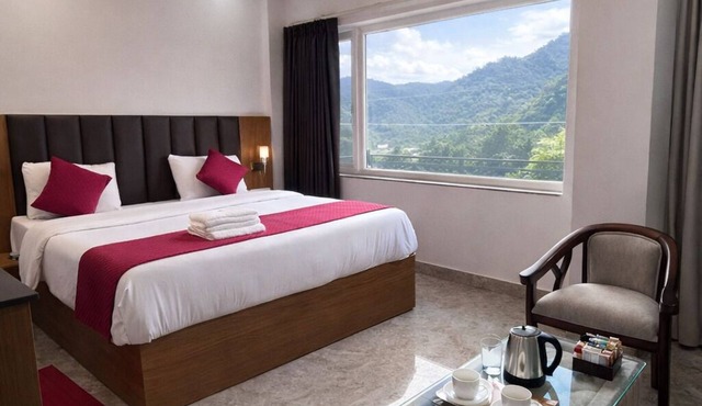 RNR Retreat Serenity By The Ganges