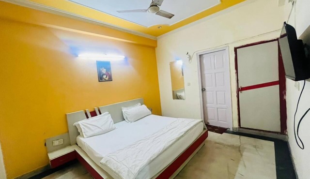 Roomshala Hotel Blue Inn Noida Sector 51