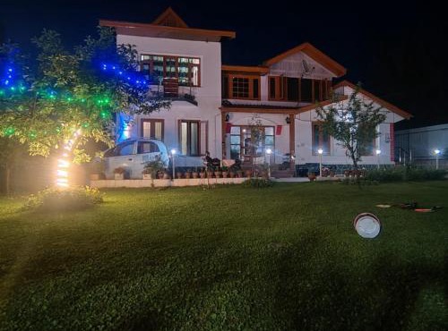 Rose Bowl Guest House, Srinagar Dal Lake
