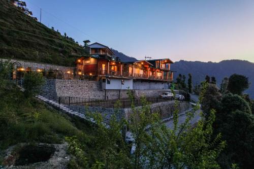 SaffronStays The Rhodoville Villa