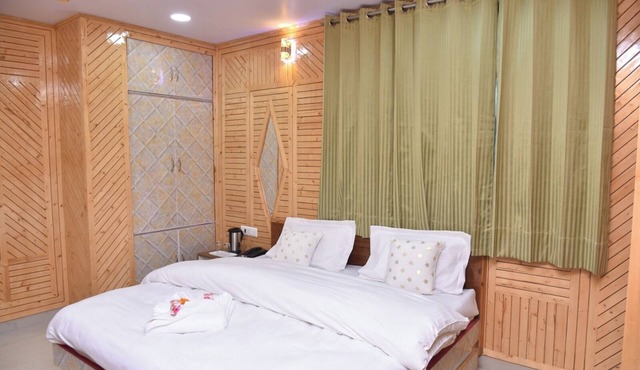 Sarahan Holliday Inn