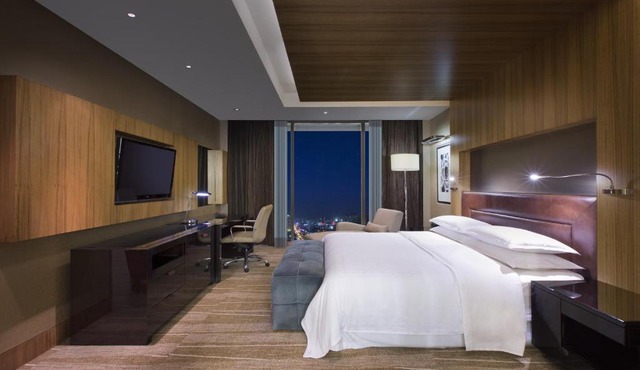 Sheraton Grand Bangalore Hotel at Brigade Gateway