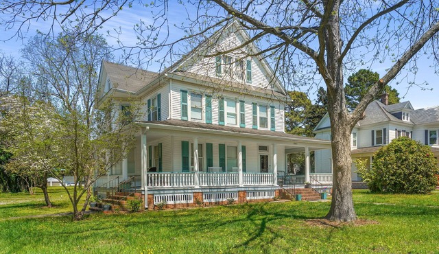 Shore Reflections | Restored Victorian Retreat Near Cape Charles, Spacious & Charming in Cape Charles