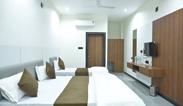 SHREE MAHALAXMI INN