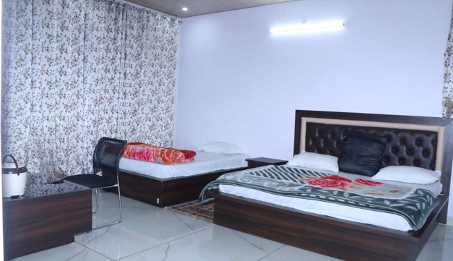 Shri Anand Almora - Berinag Rd