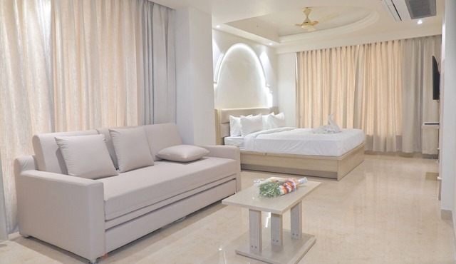 Simran Sarovar Hotel