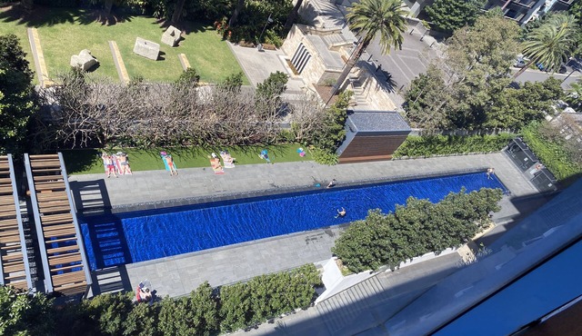 Skyline Camperdown Views: Renovated 2B/2B with Pools, Fitness & Free Parking in Camperdown