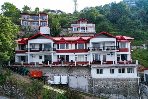 SkyNest Bhimtal