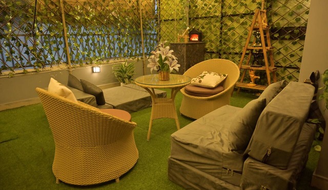 SkyNest stays- A private terrace garden | Near cyber hub & galleria market |