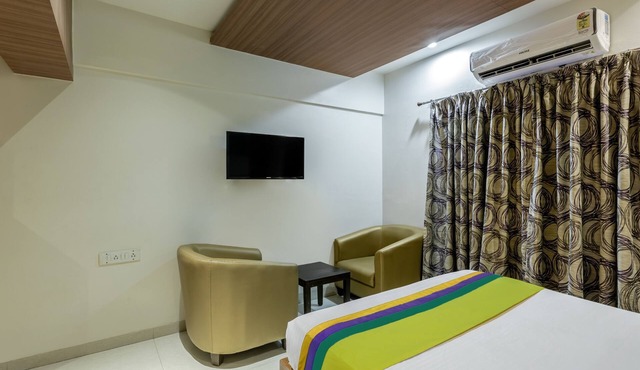 Smilestay Hiland Suites