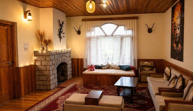 Snow Peaks & Valley Views, Pet-Friendly, Hallan