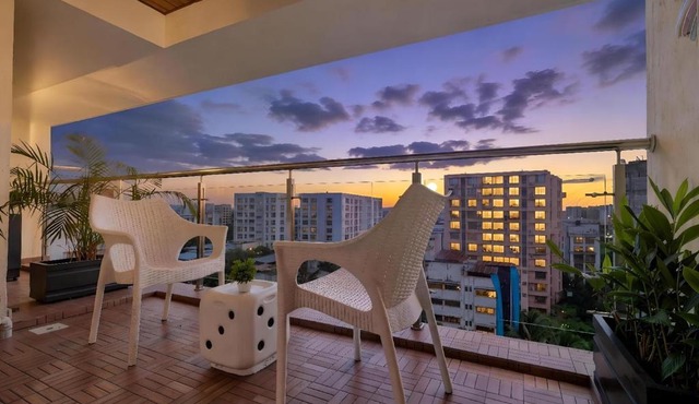 Spacious 3BHK 5 Min From BKC, Santacruz East