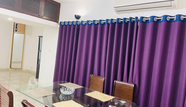 Spacious 4-bedroom apartment in lovely Dhaka Gulshan with AC, WiFi
