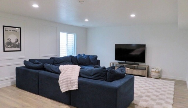 Spacious 5-bedroom house in tranquil Spanish Fork with WiFi, AC in Spanish Fork