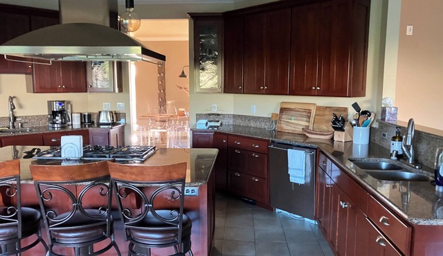 Spacious 5-bedroom house in welcoming Walla Walla with WiFi and AC in Walla Walla