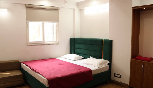 Spacious 6-bedroom apartment with WiFi, AC in Sahastradhara Helipad, Dehradun