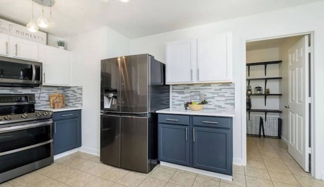 Spacious and Comfortable Homenn in Indianapolis