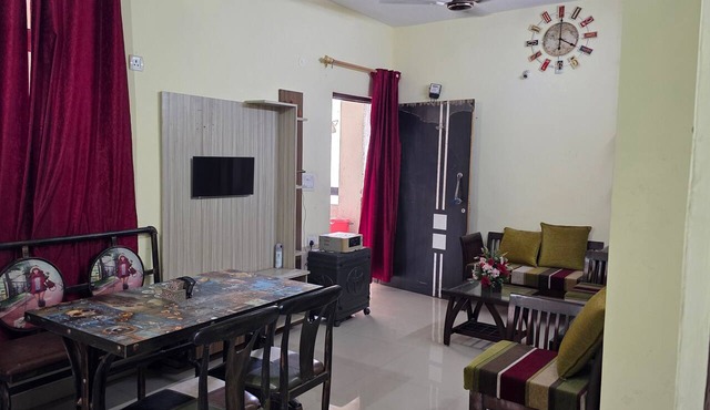 Spacious & Cozy 2BHK Retreat , Pet-Friendly , Near SIDCUL & Har Ki Pauri in Salempur Mahdood