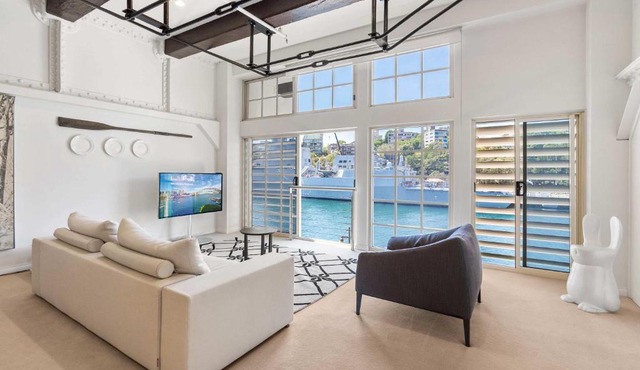 Spacious Waterfront Luxury at Woolloomooloo Wharf