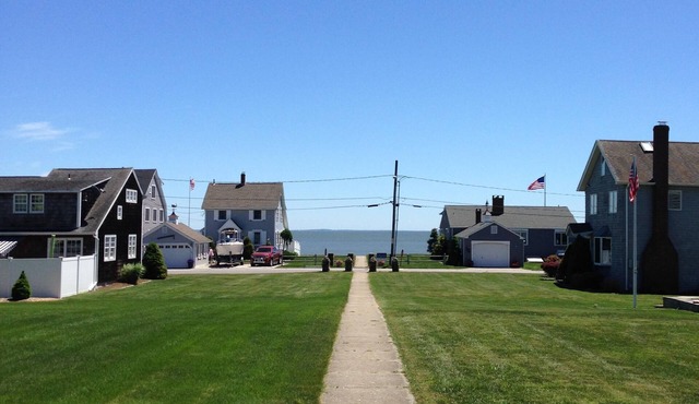 Spacious yard and view of Long Island Sound- walk to secluded beach! in Westbrook