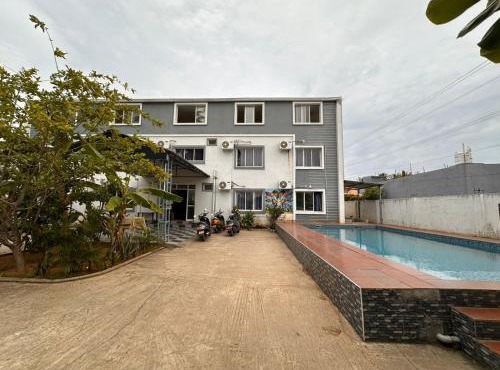 SS Grand with swimming pool