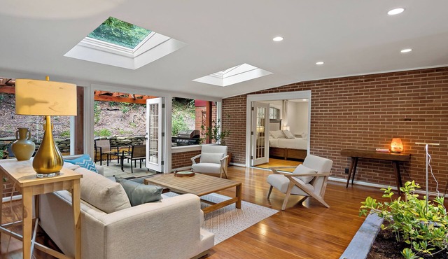 Stay,Work,Thrive on the premier House, Entire home in McLean in McLean