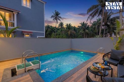 StayVista at Casa Viena with Pool & Lawn