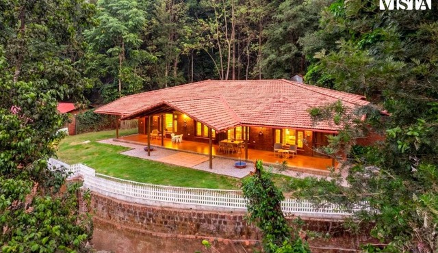 StayVista at Villa Estuaire Homestay A Cozy Riverside Escape with Lawn & Free Breakfast