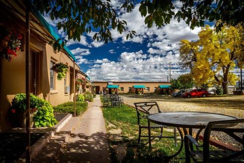 Stone Lizard Lodge in Blanding