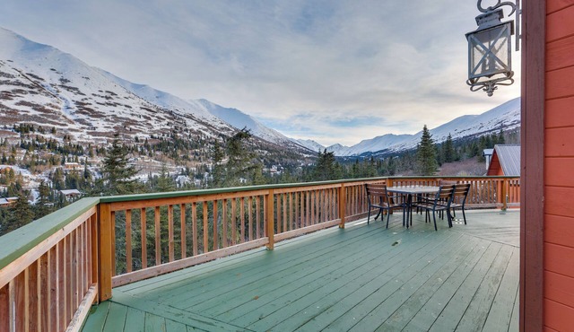Stunning Alaskan Getaway w/River & Mtn Views in Eagle River