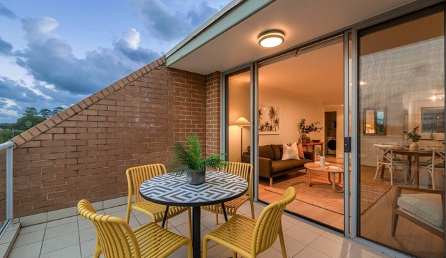 Stylish 1-Bed Apartment Near Manly Beach