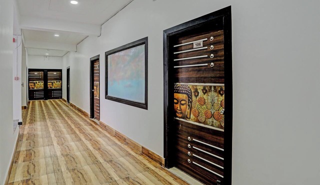 Super Collection O Sector 55 Noida