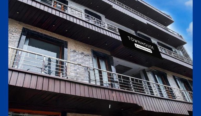 Super Townhouse by OYO Chandigarh Near PEC-PGI-PU Formerly Hotel Paradise