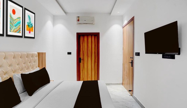 Super Townhouse OAK Chandigarh Ambala Expressway Gazipur Formerly Troy Resorts and Wellness