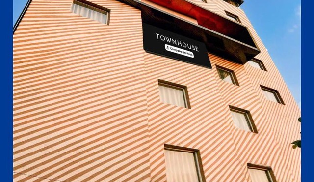 Super Townhouse VIP Road Formerly The Sky