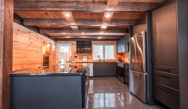 Sweet House Hot Tub & Modern in Saint-Mathieu-du-Parc
