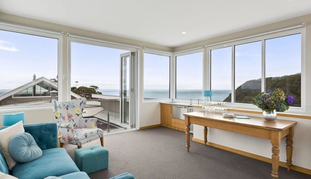 Table House is a serene retreat on 60-acres with a private beach and stunning views of Bass Strait. in Table Cape