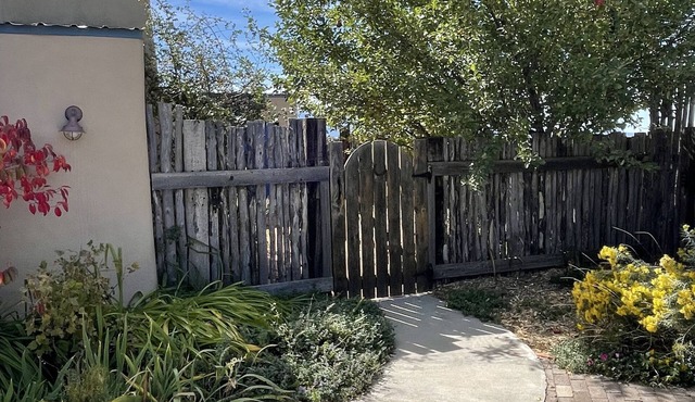 Taos Mountain Views Cozy Home Special Rates