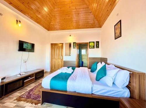The Ayur Estate Kufri l Lift l Power Backup l Pure Veg l Multi Cuisine Restaurant l Free Parking l By Exotic Stays