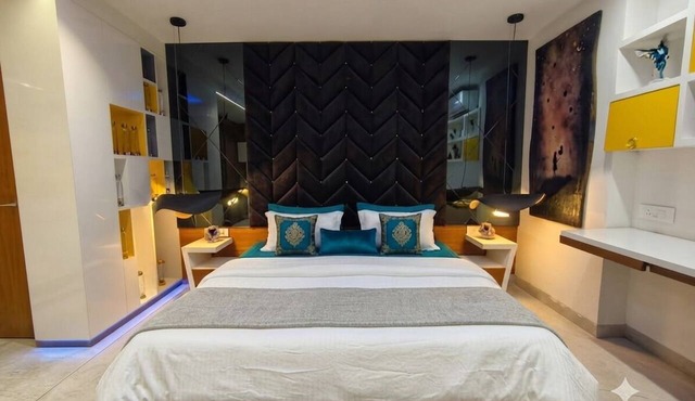 The Crystal Sanctuary - Luxury Smart Villa with Crystal Suites