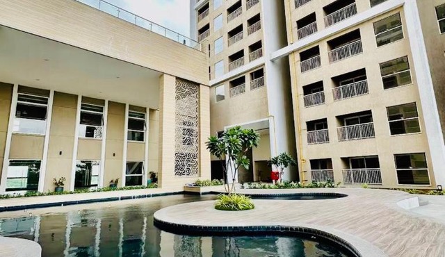 The Grand Palm Retreat with Skyline Suit in GIFT City, 2BHK, Luxurious, Pool, AC, Wifi