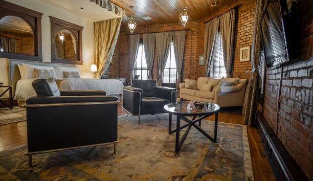 The Hackett Hotel in Marietta