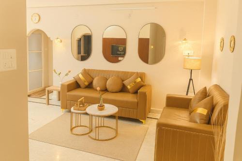 The Hidden Gem - One BHK Full Furnished With Canopy, Kitchen, Hall, Wifi and AC