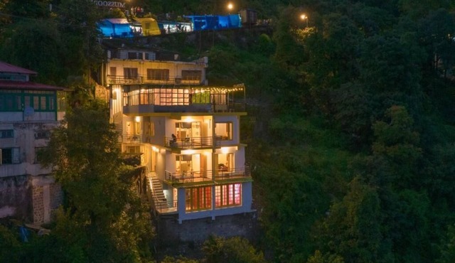The Hosteller Mussoorie, Mall Road