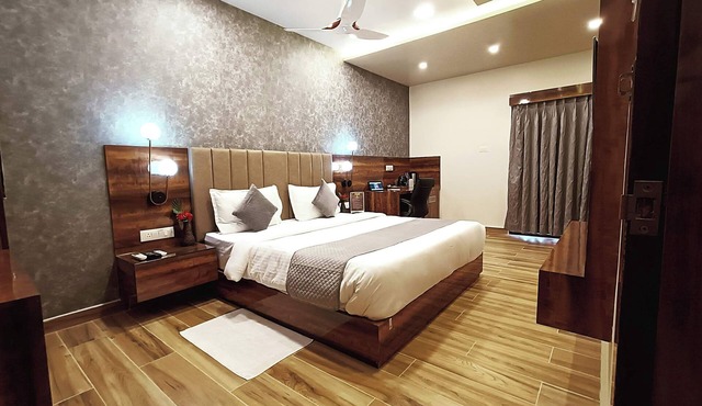 THE KASHI RESIDENCY