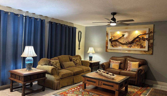 The Luxury Rustic Home, exceeding your expectations, not your budget! in Laredo